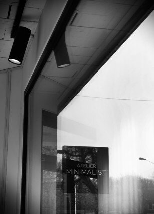 Professional: Atelier Minimalist